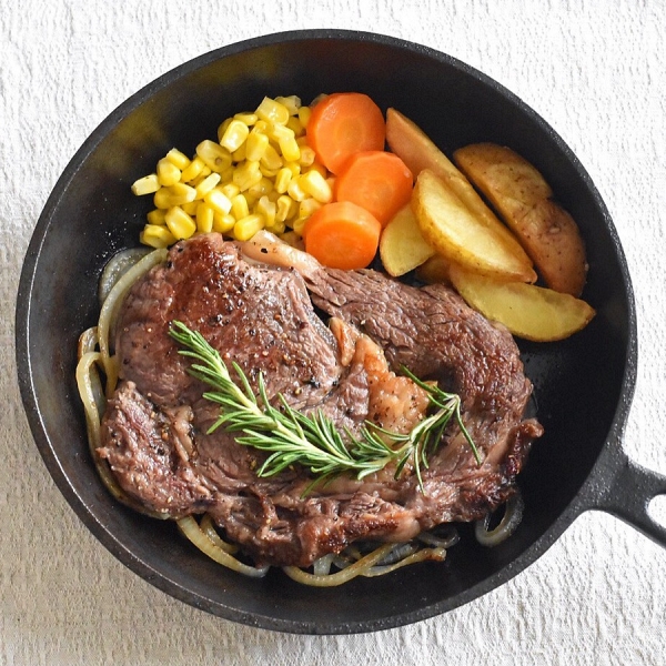 日本夢幻鑄鐵鍋「Omoi Frying Pan」強勢登台！能夠煎出全世界最美味的肉品夢幻煎鍋，創下單週突破百萬預購超強實績