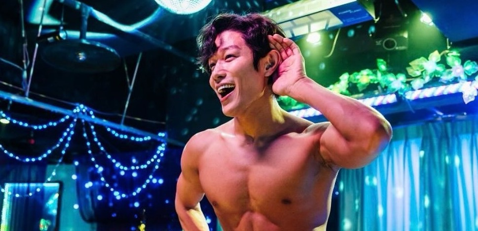 鈴木亮平主演Netflix電影《城市獵人》演活冴羽獠！爽歪歪之舞助他攀上演藝事業新高峰