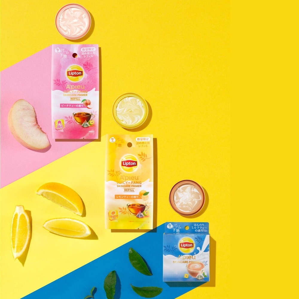 是喝奶茶還是在化妝？立頓紅茶×A'pieu 奶茶香妝前氣墊粉餅限定登場，檸檬紅茶、蜜桃紅茶口味也都有！