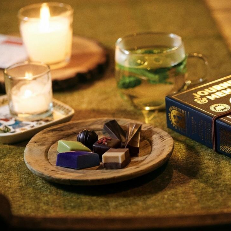 Morozoff 2026 年情人節「旅行回憶」巧克力盒全新設計，這次還多了旅行企鵝罐！