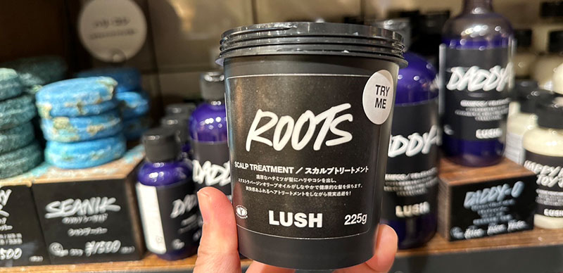 日本賣到缺貨的「LUSH 現實頭皮 髮根修護頭皮護理霜」，不只頭皮清爽，連肩頸都一起鬆快了？