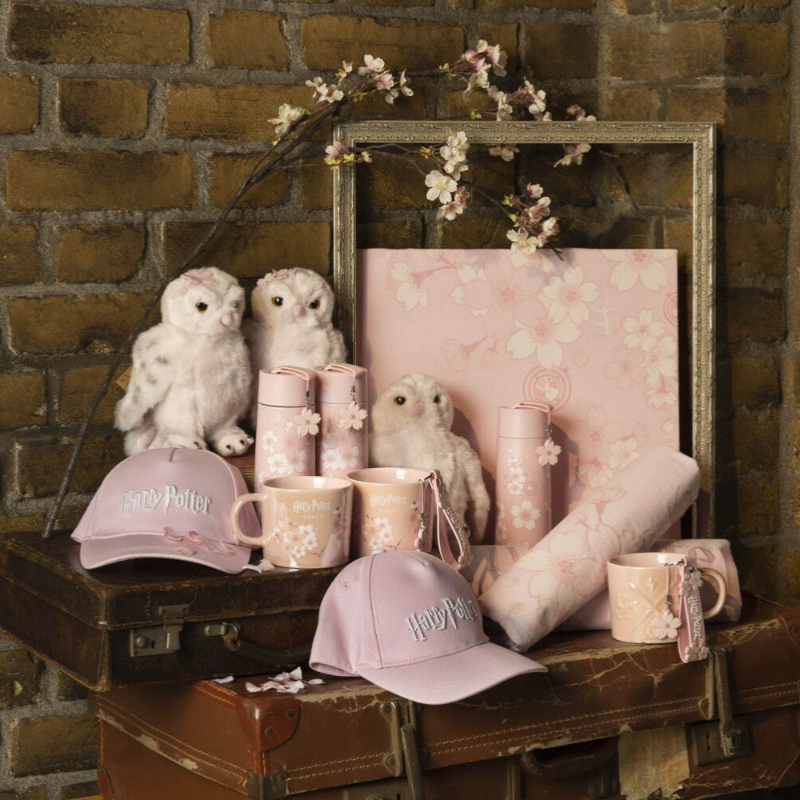 華納兄弟哈利波特影城迎接櫻花季的到來，櫻花商品及奶油啤酒口味新品上市囉！