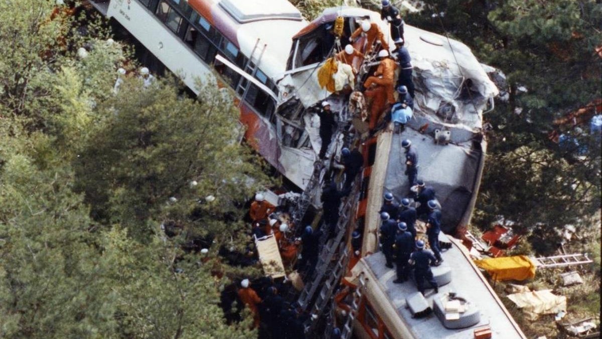 竟讓兩台列車開到了同一條鐵道上？日本最嚴重的列車事故之一「信樂高園鐵道列車衝突事故」