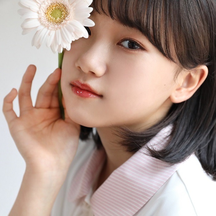 AKB48都在穿的日本制服品牌「Lucy Pop」，由年僅13歲的moya擔任全球品牌模特兒，並陸續發布最新制服宣傳照！