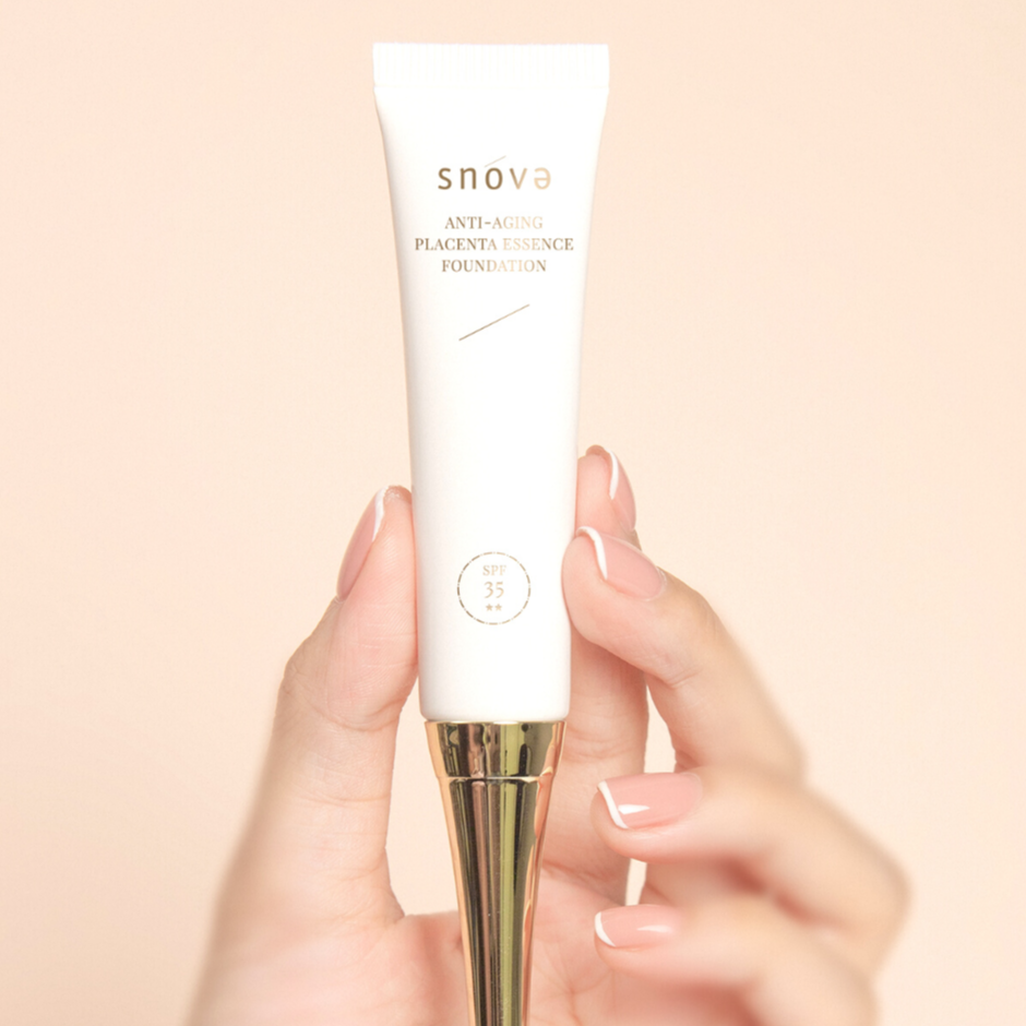 就是不卡粉！snova「抗老神粉底」妝出年輕～88%網友水潤服貼有感