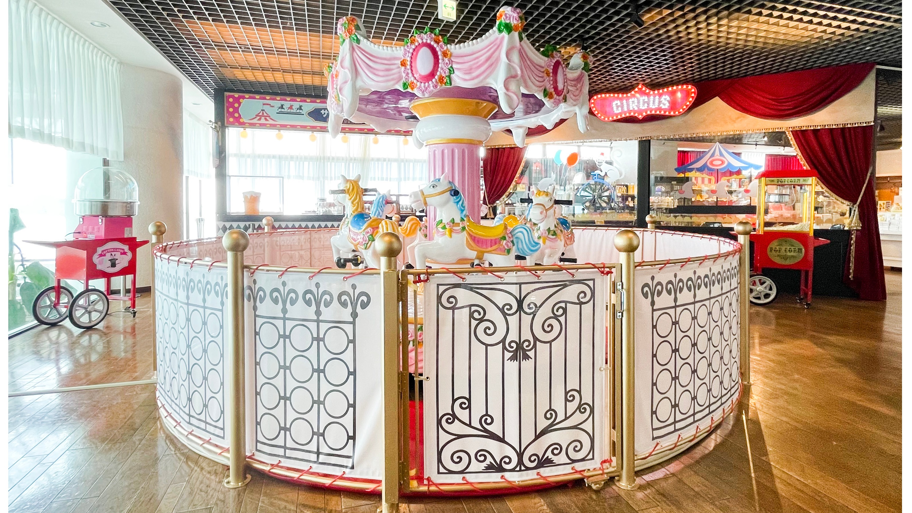 除了溫泉泳池還有旋轉木馬！伊豆飯店的「Hotel Katara RESORT & SPA」有小孩的人選這間就對