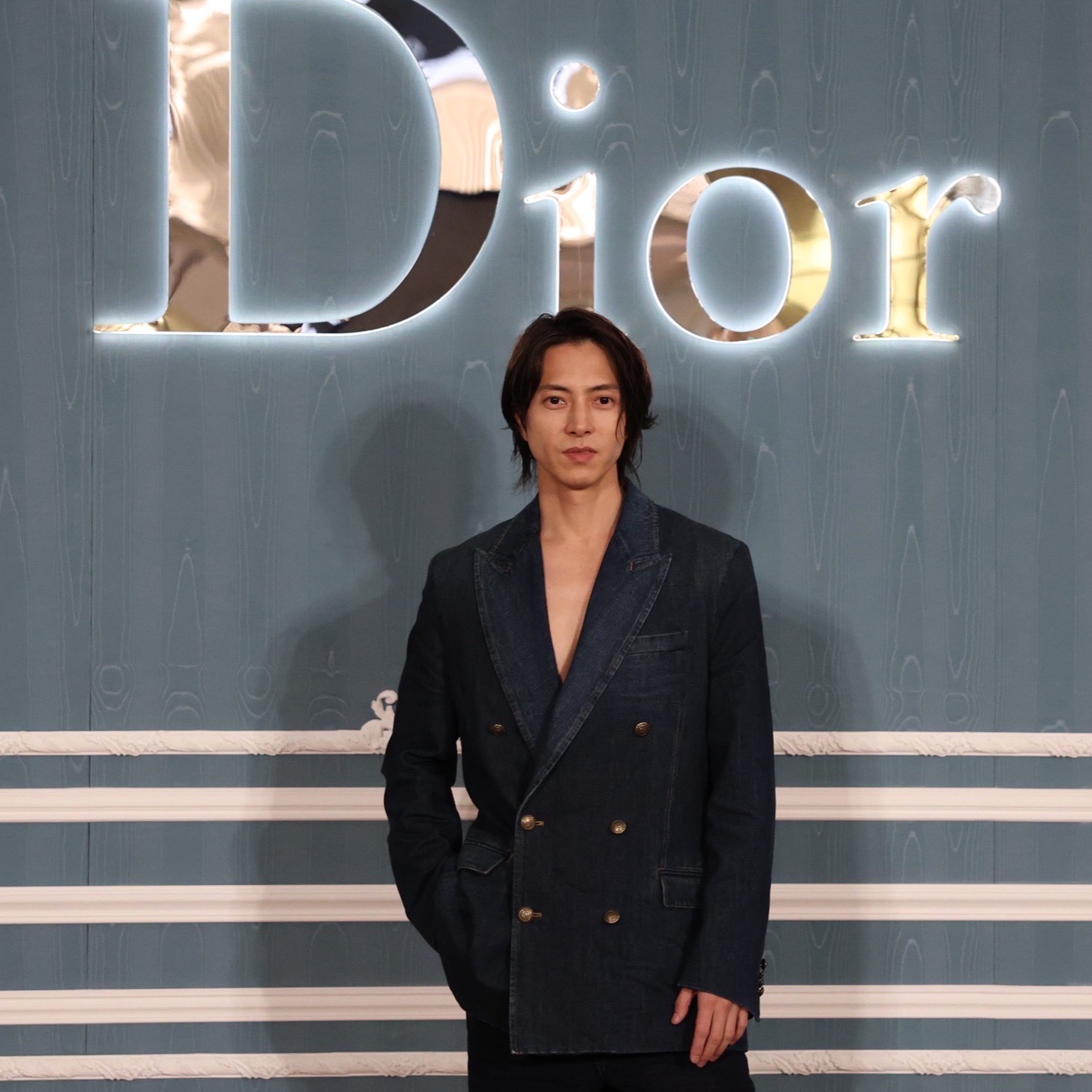 山下智久露大胸肌超誠意出席101 Dior秋季系列期間限定店！穿衣靈感來源居然是好兄弟周杰倫？！