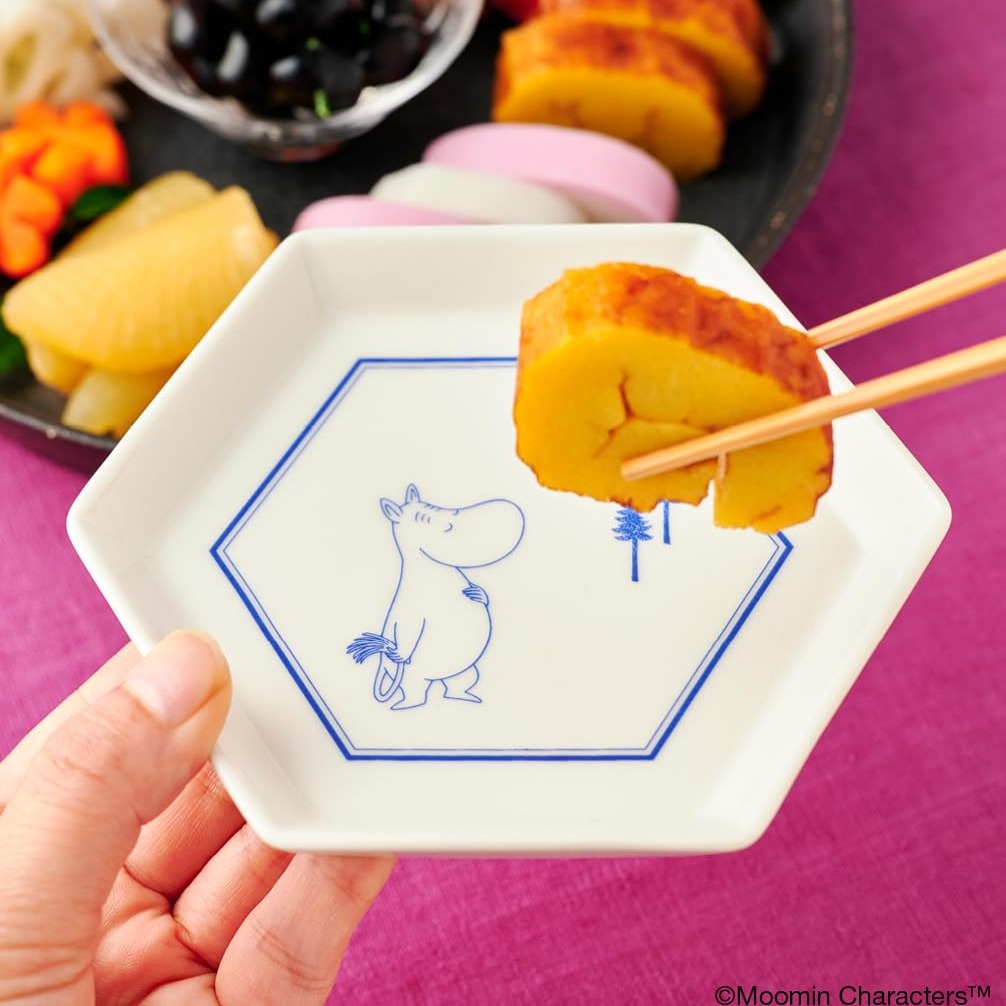 日本雜誌贈品2024年12月最新情報!MOOMIN日式六角瓷碟過年拿出來超應景