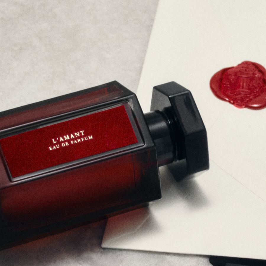 2026年最有故事的香水登場！法國小眾香水阿蒂仙 L’Artisan Parfumeur 50週年力作！《墨夜私語淡香精》把「情書」寫進肌膚