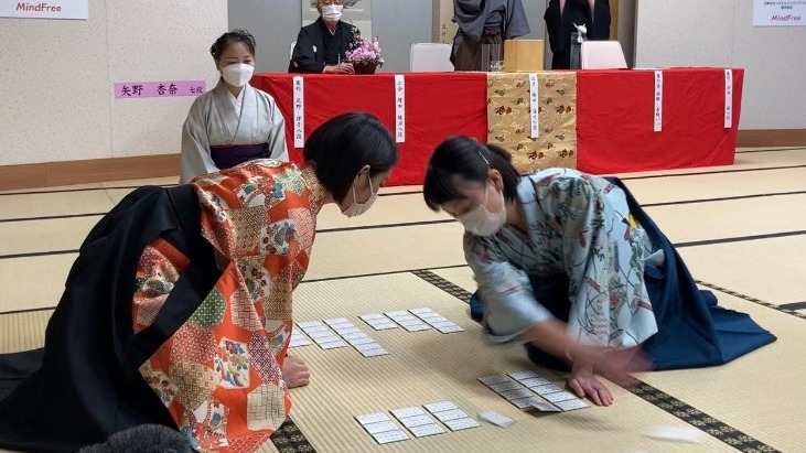 來認識百人一首之日 日本人究竟是如何將和歌集進化成 榻榻米上的格鬥技 Japaholic