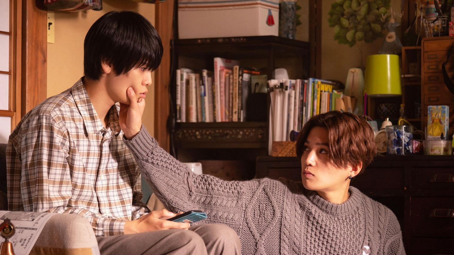 八木勇征曬萩原利久睡姿祝壽  《美麗的他電影版》定檔4月7日台日同步