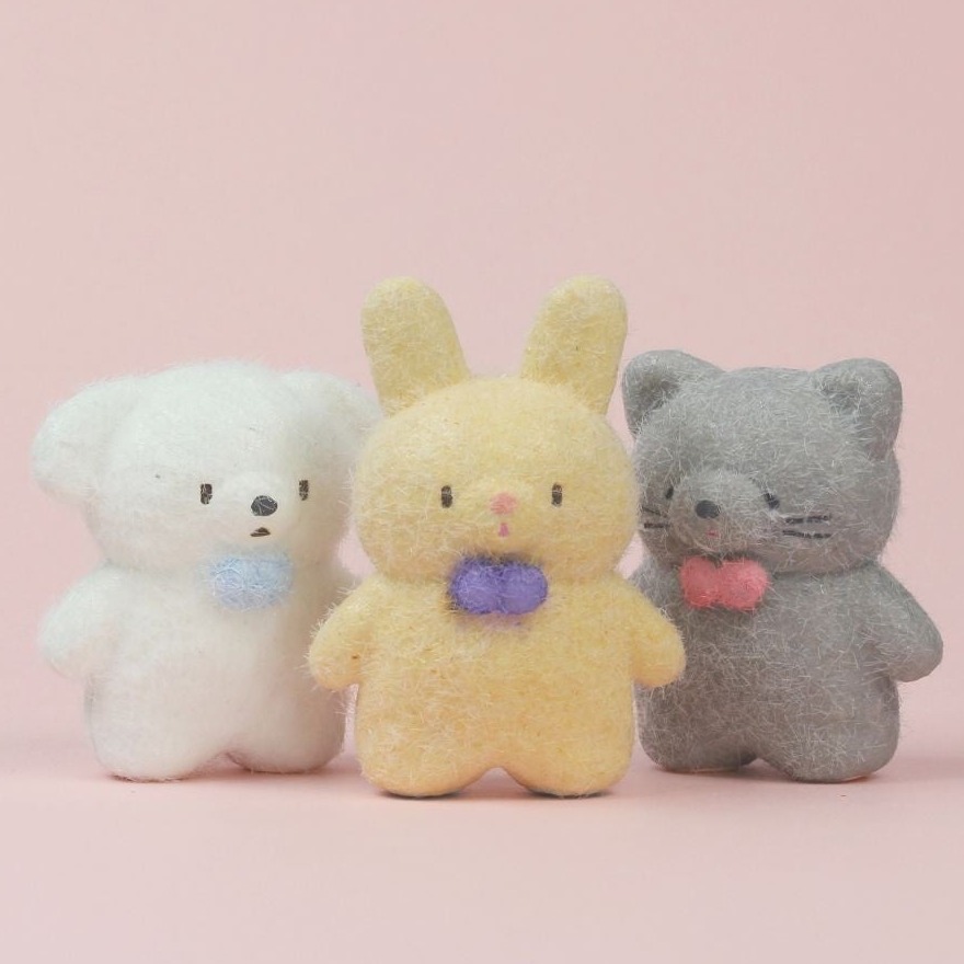 「ふわふわたっとん」毛絨療癒可站立娃娃，化身造型便條紙與植絨公仔，文具控與公仔控不容錯過！