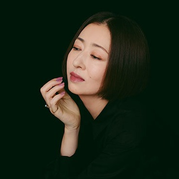 松雪泰子特別訪談 舞台劇《徒勞的抵抗》讓她感受人生與演戲之路皆由一連串選擇與「抵抗」所形成