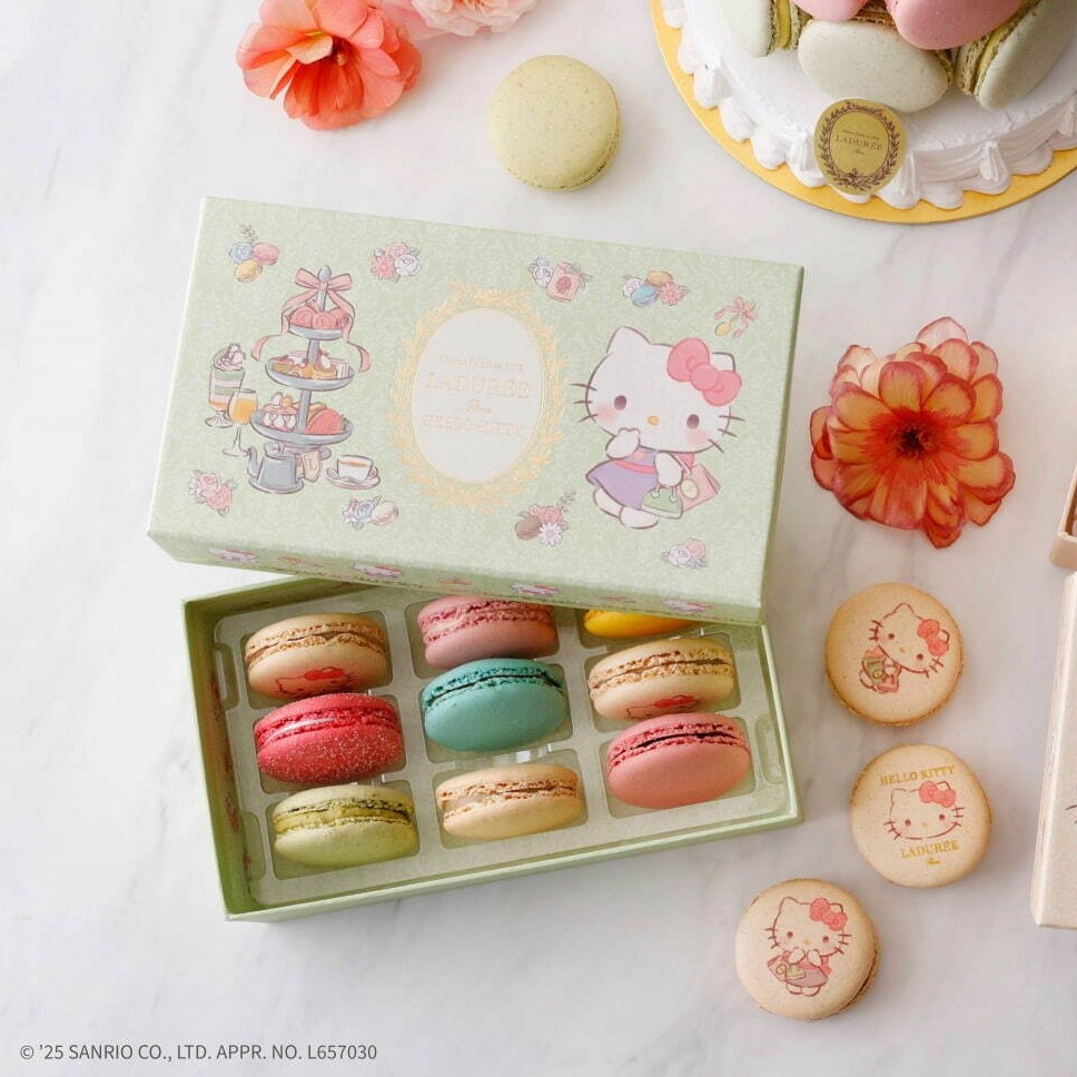 Ladurée×HelloKitty馬卡龍夢幻聯名禮盒登場，印有HelloKitty的馬卡龍超可愛！