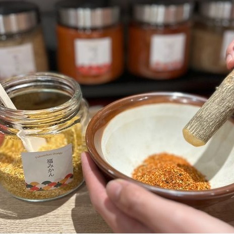 到川越「福七味」親手調配專屬七味粉，把旅行的味道帶回家