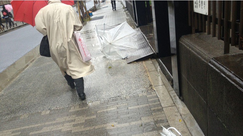 為什麼日本沒有颱風假？冒著風險上班的日本人羨慕台灣嗎？