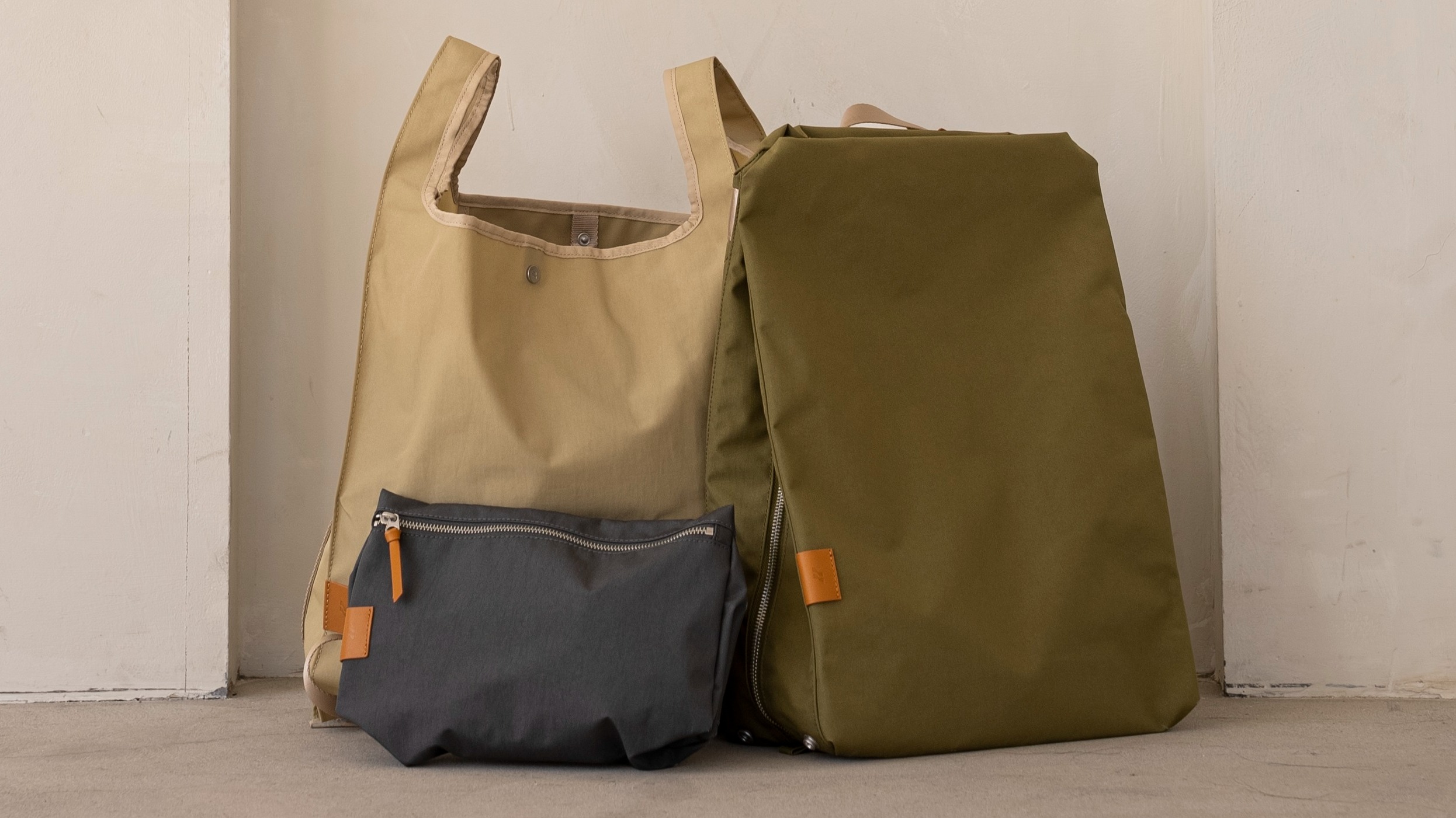 打造簡約清爽日系都會風 ，通勤／出遊時尚一包搞定，LOJEL日常必備單品推薦