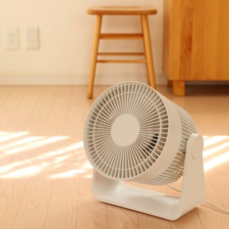 MUJI 無印良品「空氣循環風扇」涼一夏！又輕巧又省電