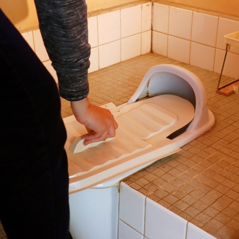 盤點日本曾經存在的討厭職場潛規則！現在還要洗馬桶嗎？