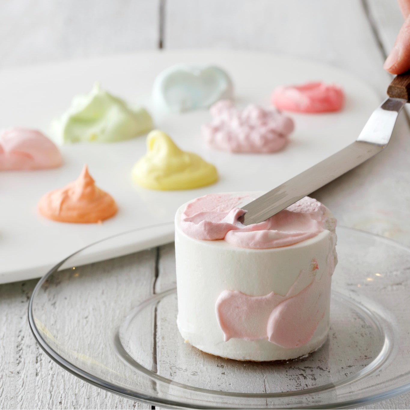 札幌東急REI酒店「應援色甜點自助吧」限期登場，蛋糕、飲料通通染上偶像應援色！