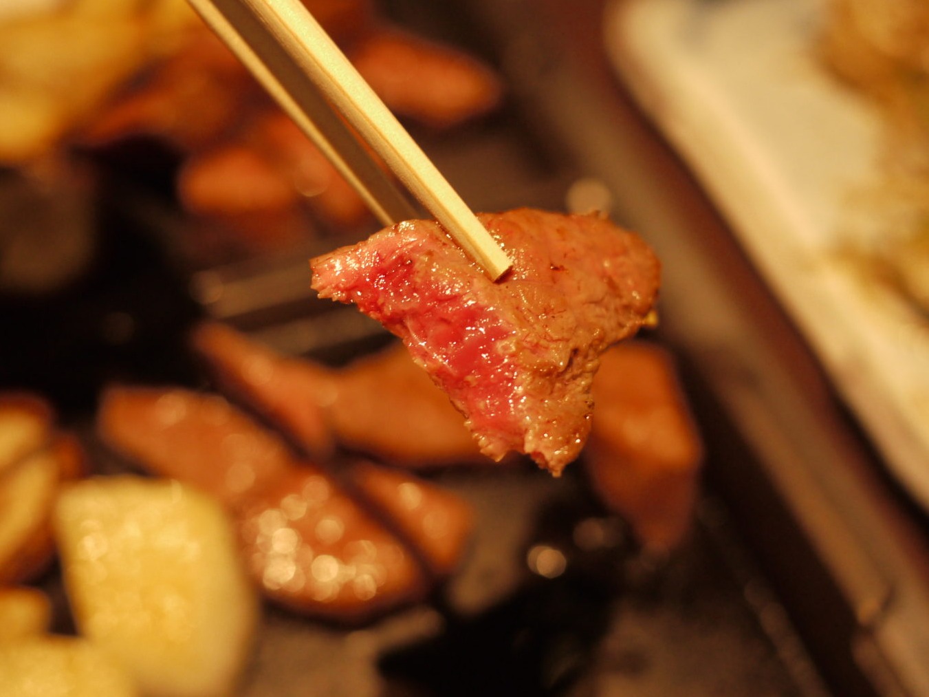 連疫情也無法擊垮的好滋味！神戶吃百年老店「神戶牛排莫利亞（モーリア）」