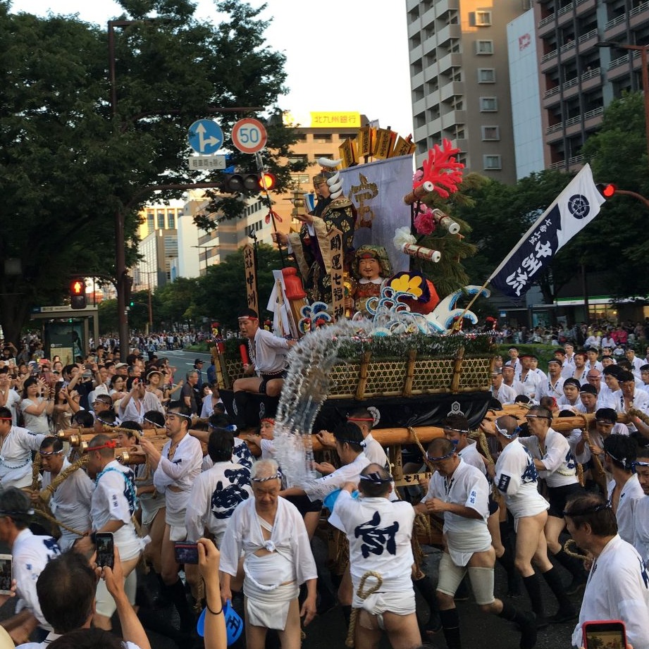 九州7月必去祭典:福岡博多山笠祇園祭典!夏日裡的屁屁祭典?