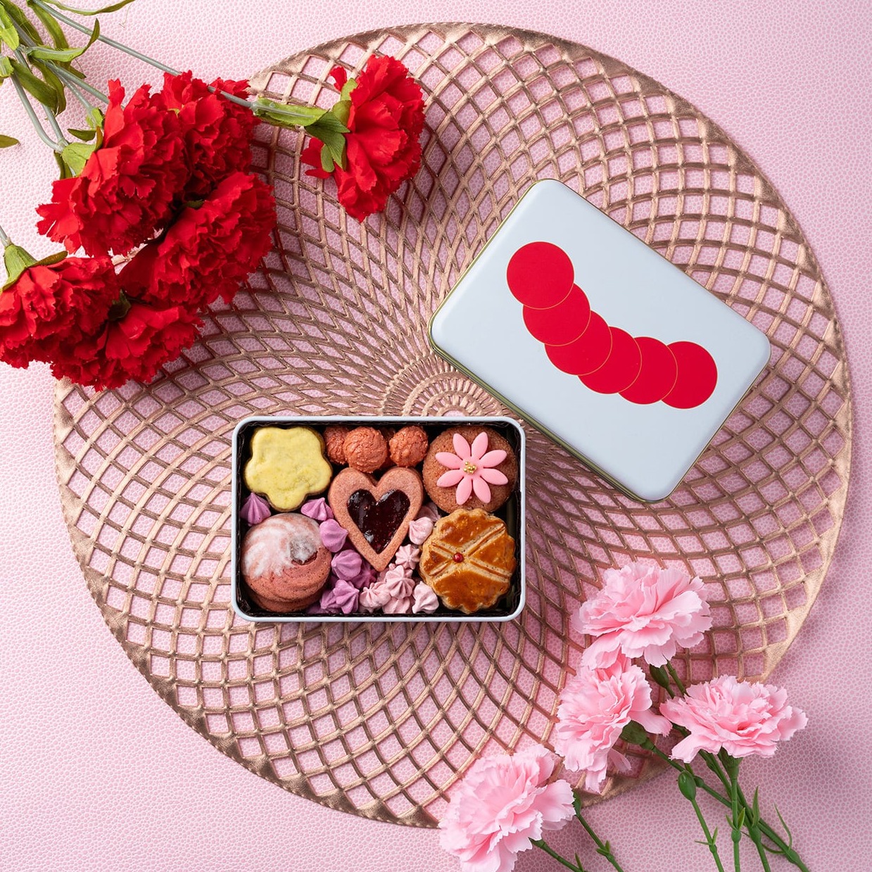 母親節推薦贈禮「日本鐵盒餅乾」5選，就用鐵盒餅乾來傳遞感謝吧！