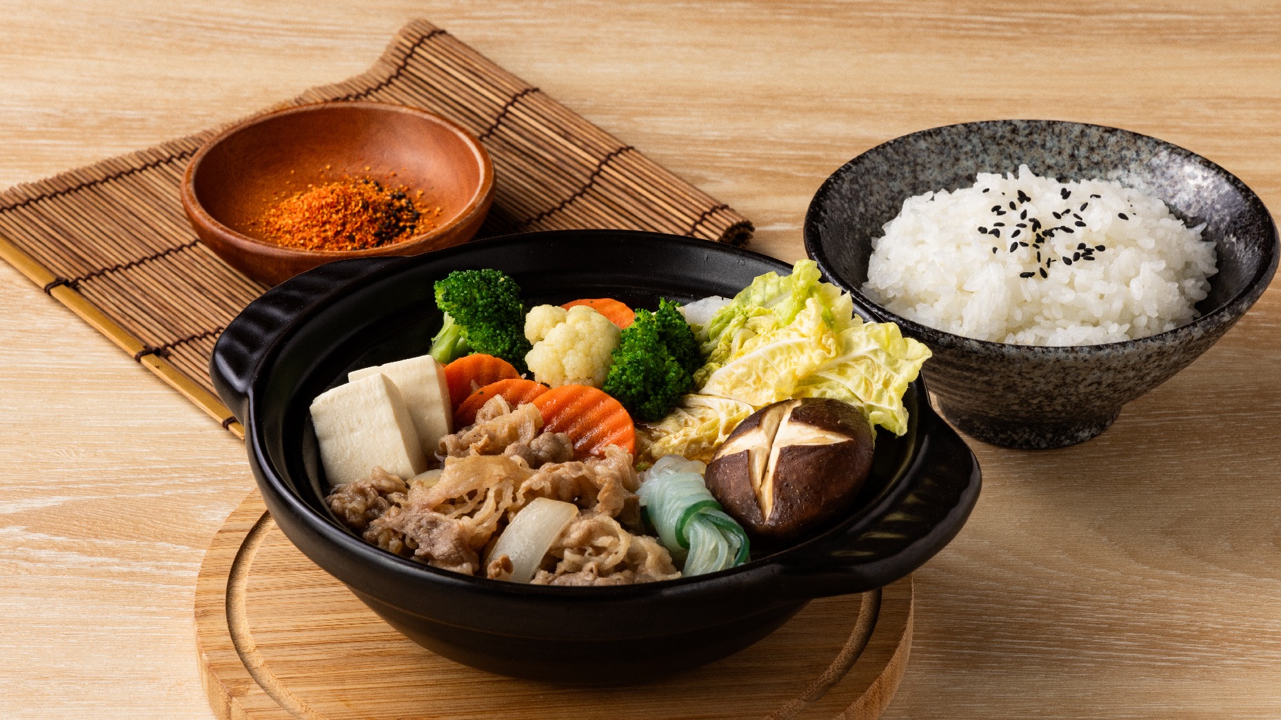 吉野家「月卡」再推第二彈，8月期間限定壽喜鍋登場