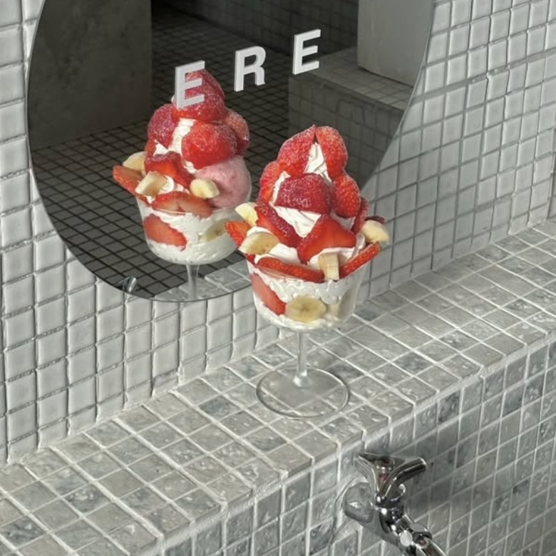 進門猶如置身澡堂當中，推活跑咖就選這！三軒茶屋澡堂風咖啡廳「SOMEWHERE」