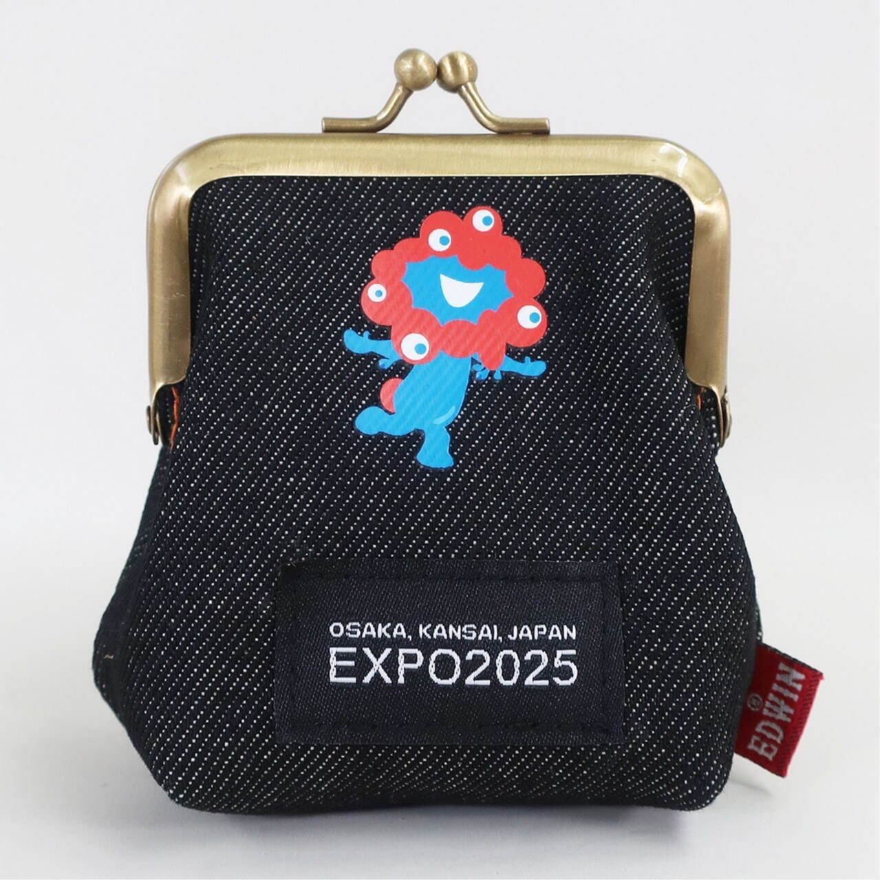 黑白丹寧風脈脈超可愛！知名服飾品牌EDWIN與脈脈展開合作囉