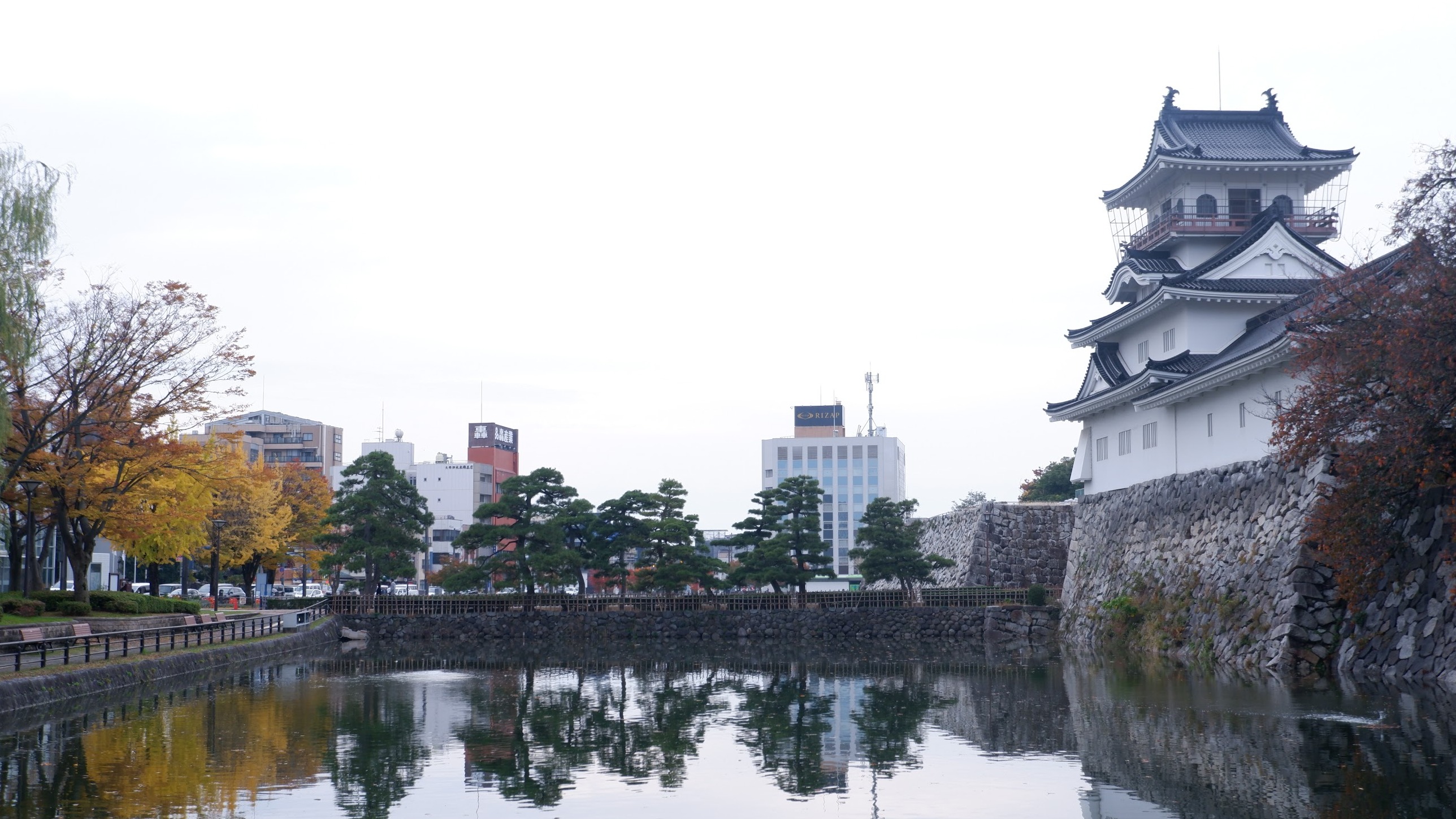 走進北陸！被美男佛、好設計與黑拉麵療癒的富山一日遊行程推薦