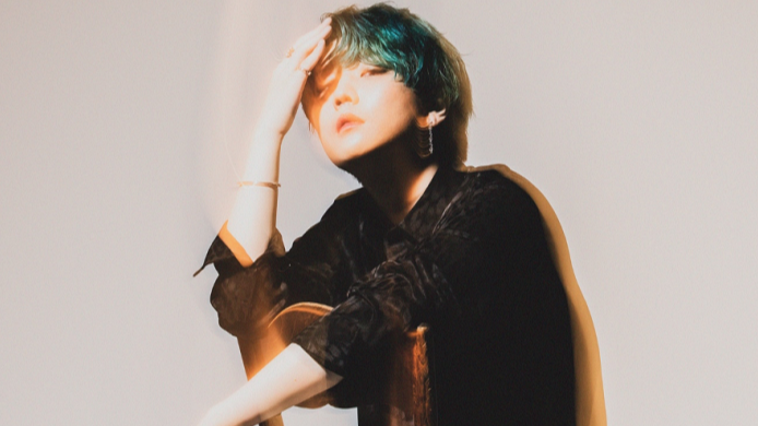 日本話題中的網路歌手 SG 專訪！翻唱玩出超新意，用音樂突破國境