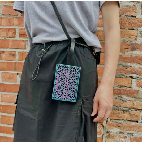 台日聯手今夏最美防蚊單品！老字號鱷魚推「古花窗防蚊片」，群募開賣飆破百萬