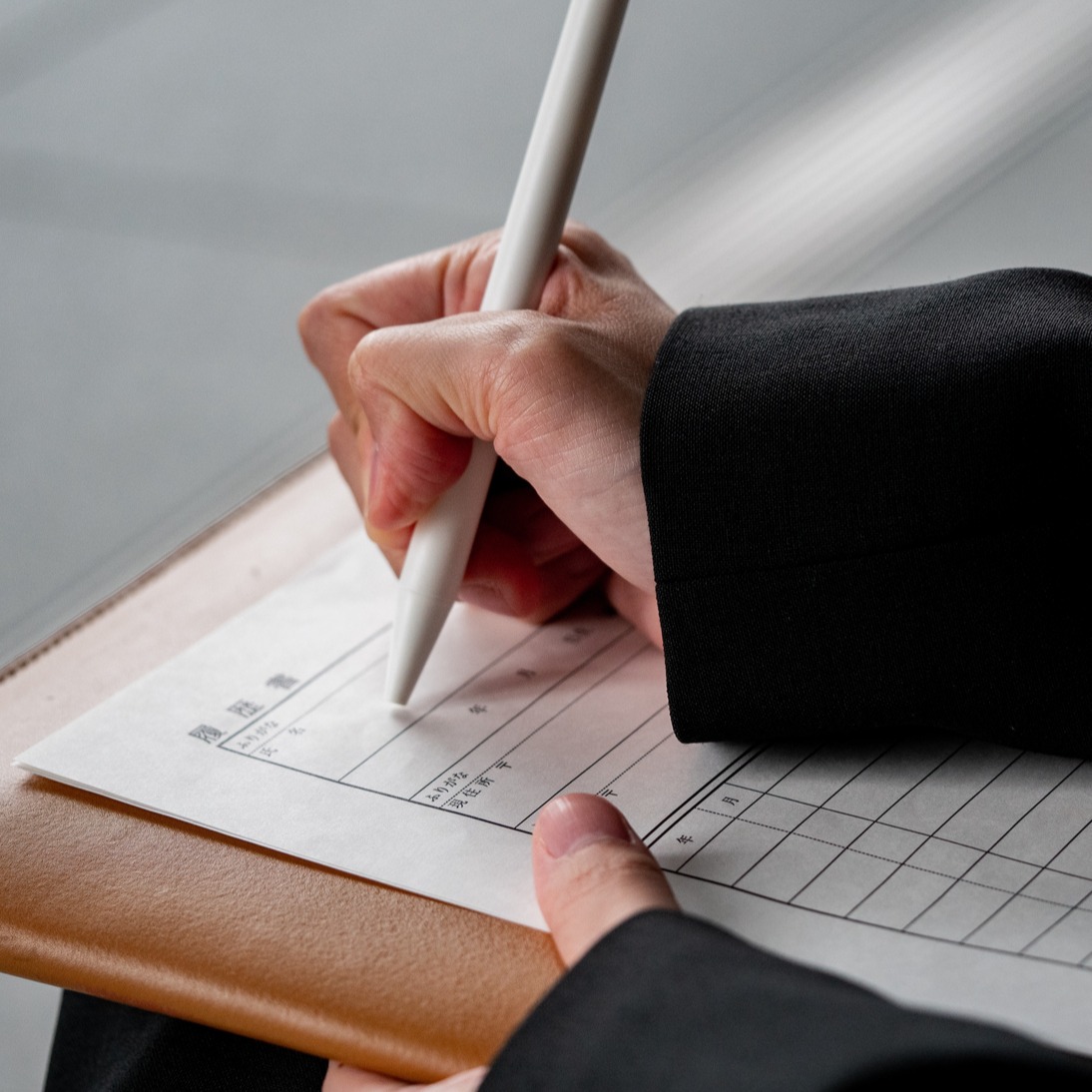 為什麼日本藝人謝罪、結婚都要用手寫公告？認識日本飽含心意的「手寫文化」