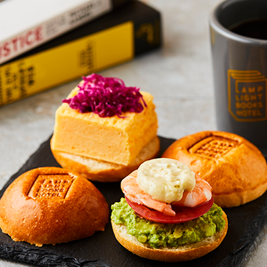 專為愛書人設計的書店旅館「LAMP LIGHT BOOKS HOTEL」全年每天24小時為你點一盞燈