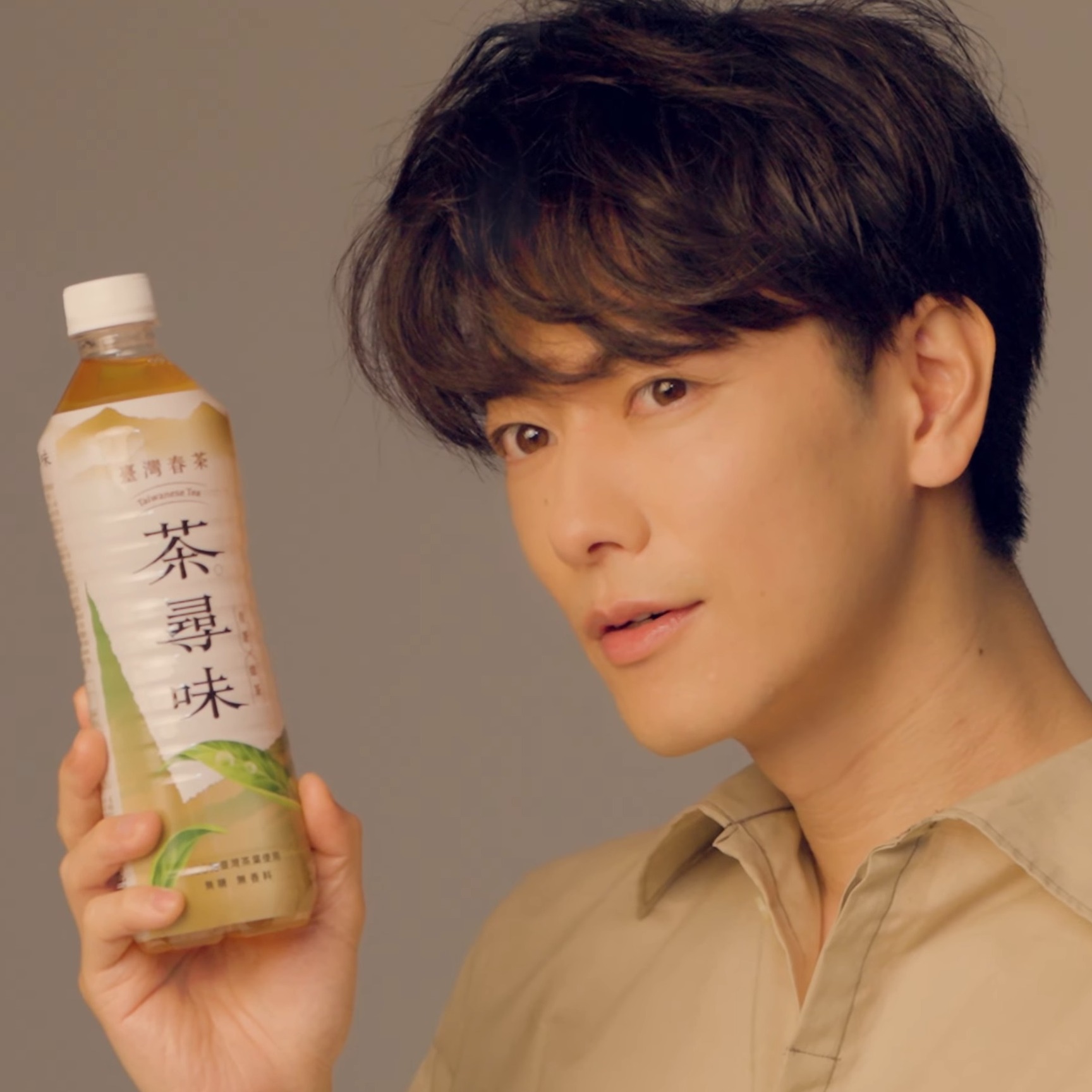 佐藤健首度跨海代言黑松茶尋味，來台擄獲砂糖粉