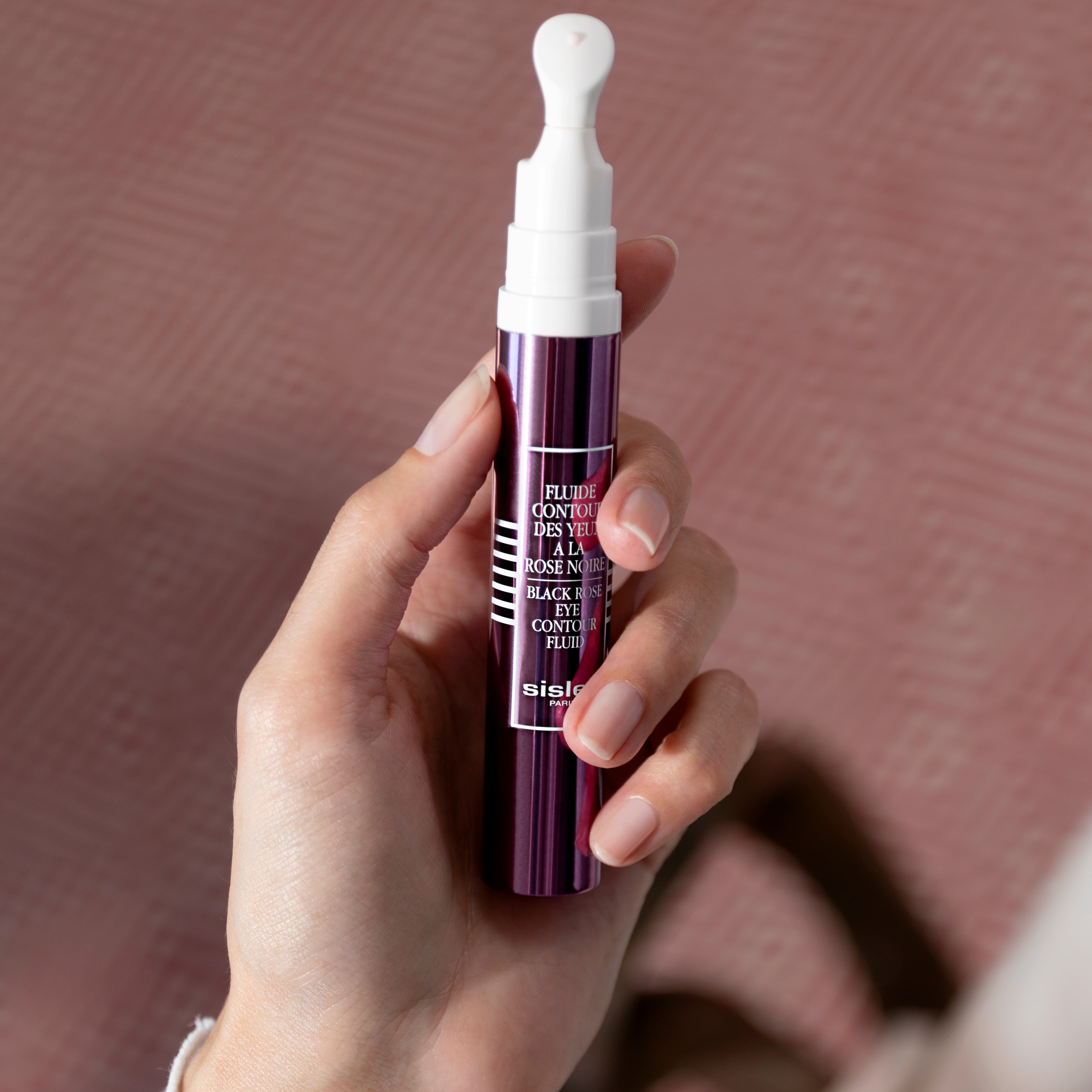 2026眼膜推薦！3款眼周急救神器：Sisley、歐舒丹、StriVectin 告別黑眼圈與細紋