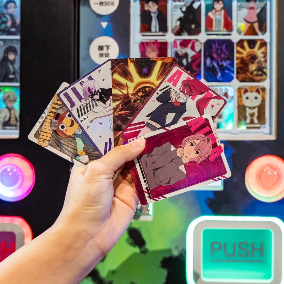 動漫迷最新心頭好出新款啦！「宅一番」卡牌機現身Ｖ
