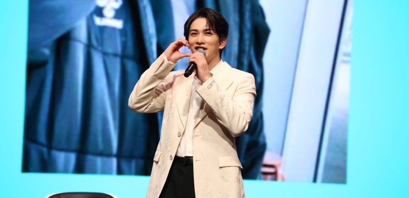 町田啓太 15  週年見面會驚喜連發！登台秀吉他、獻唱〈望春風〉感動全場