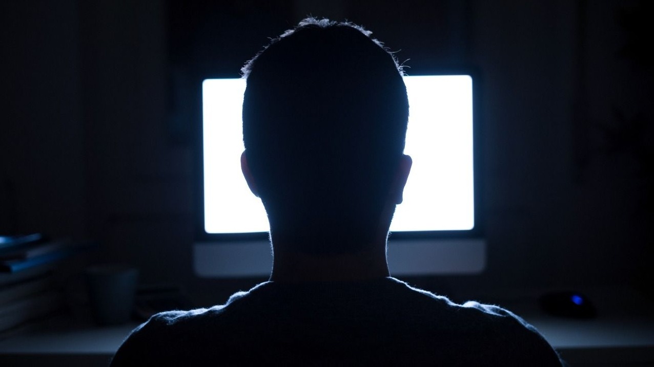 三人彼此不認識，卻一起殺了同個人？在網路上結成的駭人犯罪「闇網殺人事件」