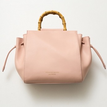 日系品牌「ROPÉ PICNIC」推出大勢粉色單品，用氣質粉色迎接情人節！