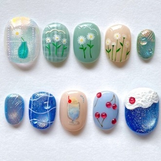 2025夏季指彩圖鑑！從花卉果實、貝殼、寶石指彩參考點亮沁涼繽紛的指尖魅力