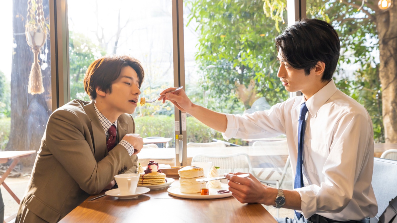 帥大叔主管與年下傲嬌下屬吃甜點吃出感情！ 超人氣BL漫改日劇《經典杯子蛋糕》6月13日CATCHPLAY+與日本同步上架