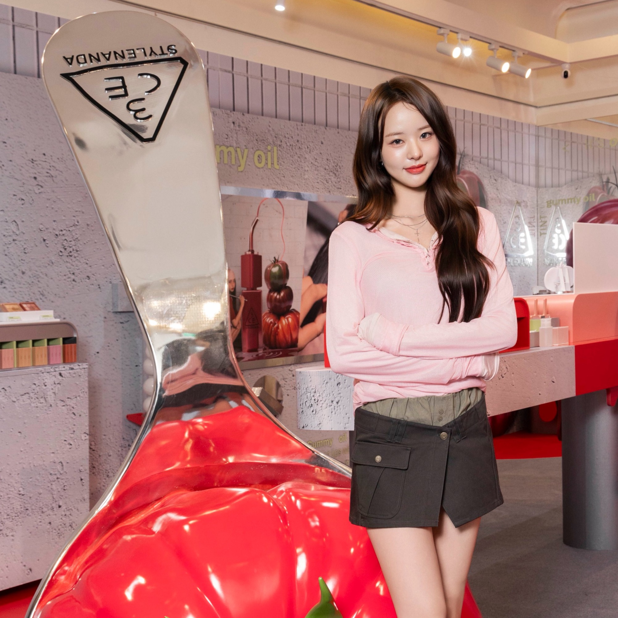 《單身即地獄5》朴喜珗近況太甜！回韓讀首爾大學終結遠距戀，現身3CE快閃店掀水光唇熱潮