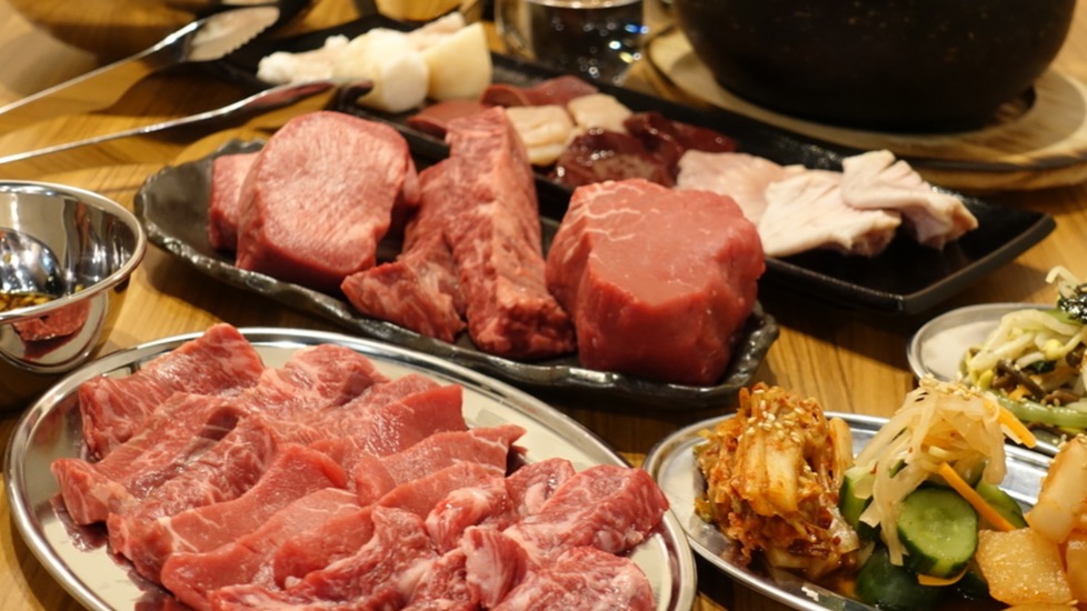 秋葉原美食2024推薦 10 選，逛街也別忘了先填飽肚子唷！