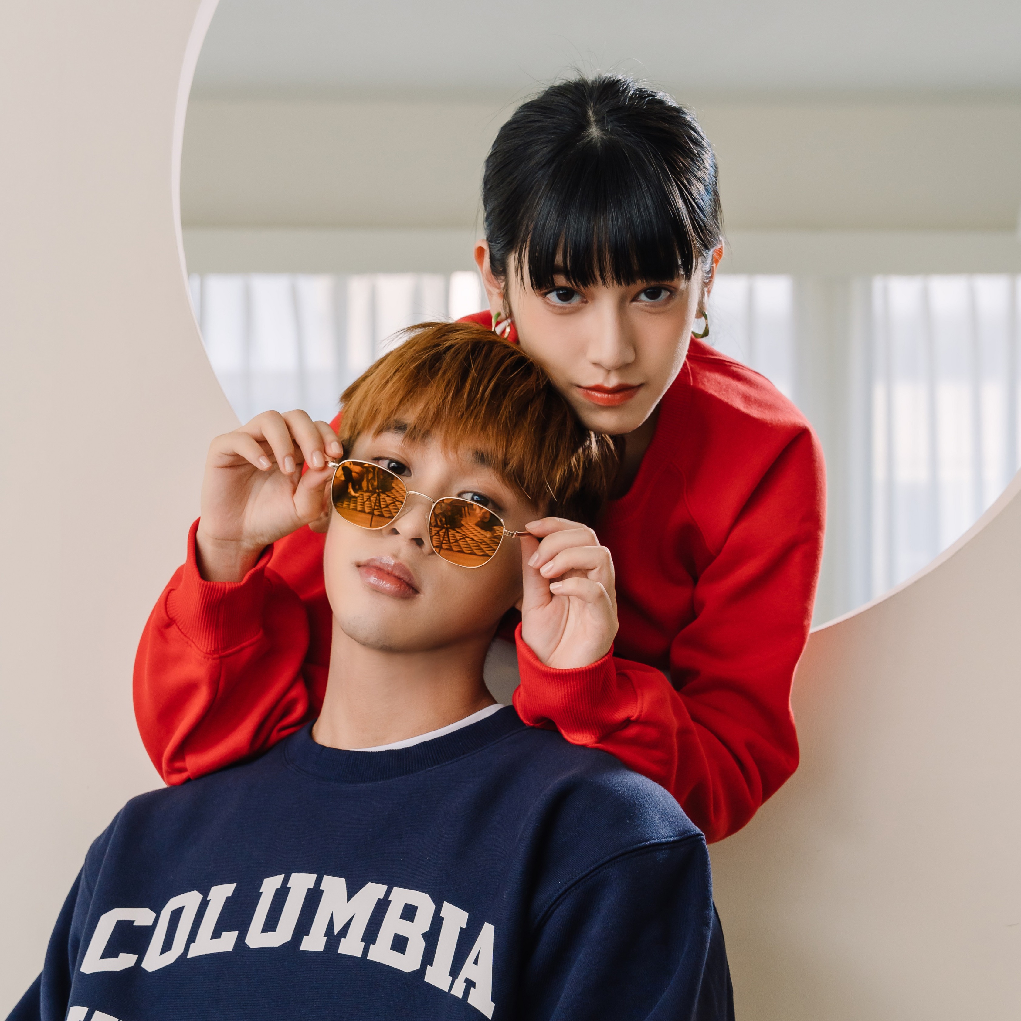 用力潮、放膽玩！ 穿上GU全新「SWEAT大學T／帽T系列」重回千禧年穿搭