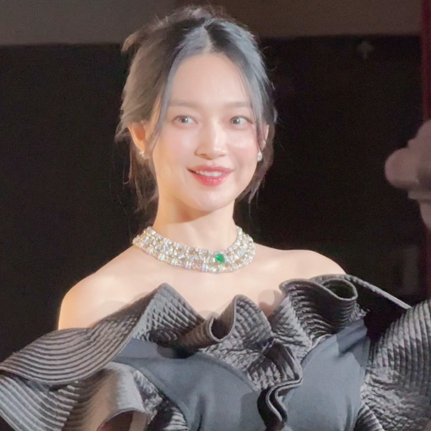 申敏兒首度公開訪台！LV頂級珠寶晚宴仙氣現身，佩戴1.4億元祖母綠珠寶甜喊：想常來台灣