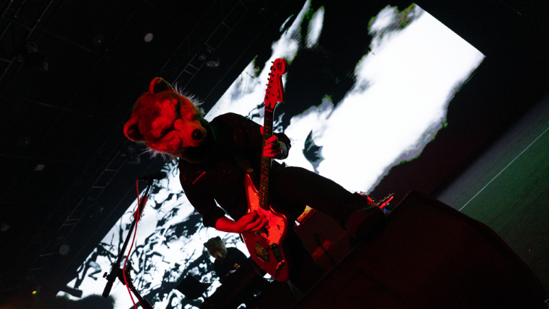 狼人樂團 MAN WITH A MISSION 重回台北開唱！熱炒台啤樣樣來，還品嚐鬍子滷肉飯？