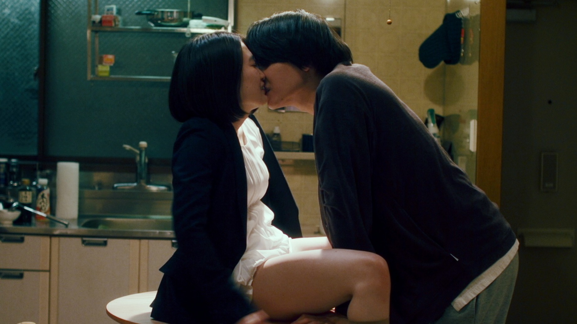 新生代演員金子大地金子大地與女主角多次纏綿 笑說「像在拍動作戲」！  《手》2月17日在台上映掀話題