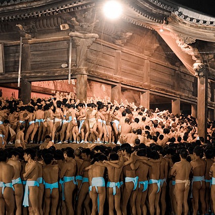 放眼望盡全是裸男？日本三大奇祭之一「西大寺會陽裸祭」